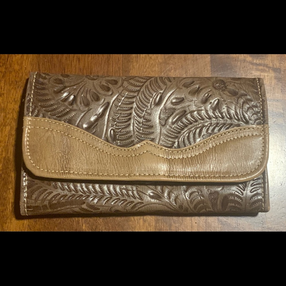 American West Leather Tri-Fold Wallet